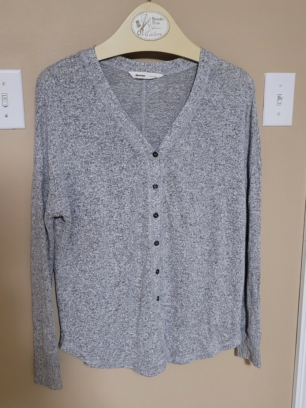 💜2 for $10💜 Bundle and save Bluenotes Heather Gray V-Neck Button Cardigan